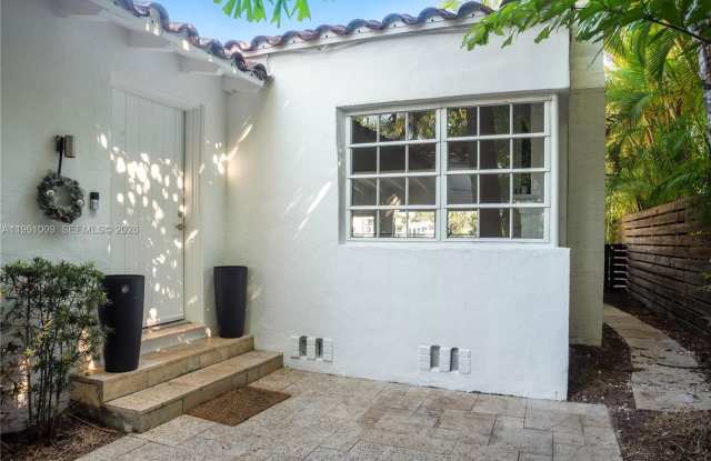 253 N Coconut Ln Gallery 2