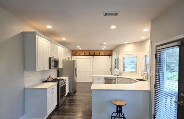 4 Bed 2.5 Bath in Dacula! Gallery 4