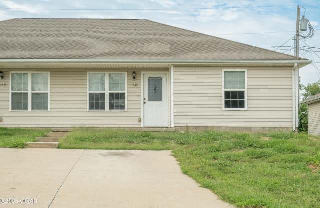 1343 Robin Lane photos photos