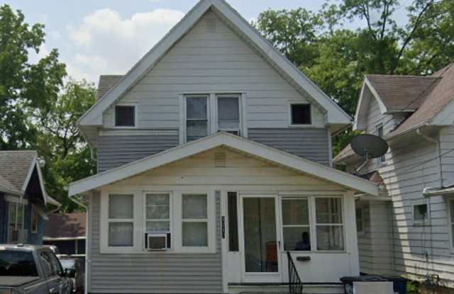 Cute 3 Bedroom 1 Bath House Located in North Toledo photos photos