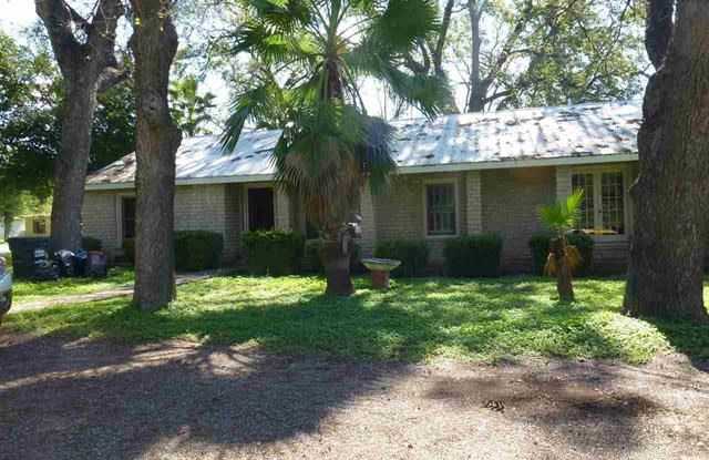 501 Gilchrist Lane - 501 Gilchrist Ln, Del Rio, TX 78840