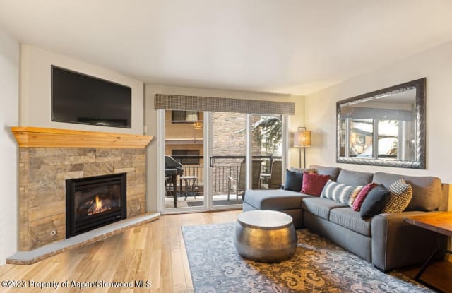 400 Wood Road photos photos
