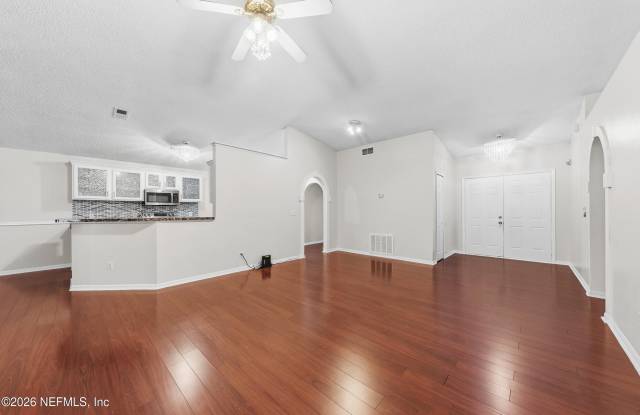 2656 LANTANA LAKES Drive E Gallery 4