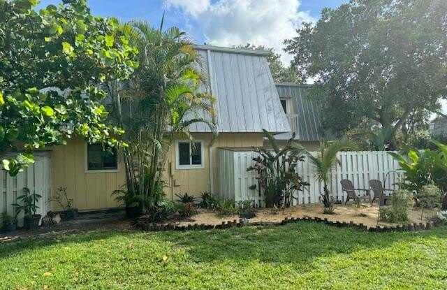 141 E Riverside Drive unit: 10D photos photos