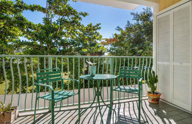 978 Northwest North River Drive Gallery 2