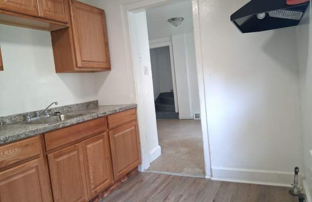 Bright 2 Bedroom Home FOR RENT in Bridgeton NJ $1400 photos photos