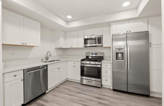 Welcome to this beautiful two-story townhouse located in the City of Oxnard. - 735 Rialto Street, Oxnard, CA 93035