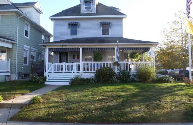 319 Mccabe Avenue Gallery 2