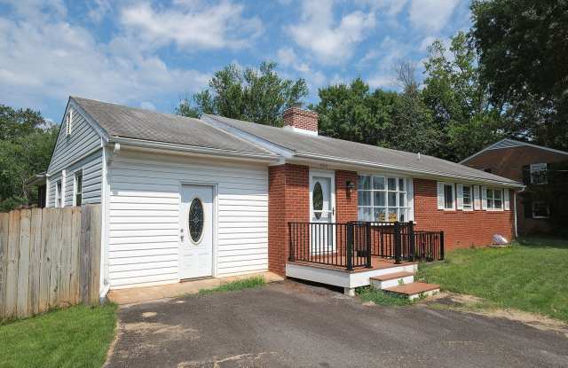 Updated Greenbrier Home with Fenced Yard photos photos
