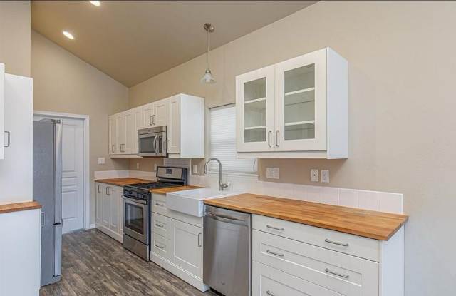383 Confluence Ave photos photos