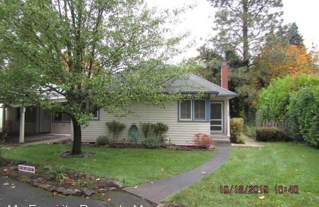 1988 Rogue River Hwy - 1988 Rogue River Hwy, Fruitdale, OR 97527