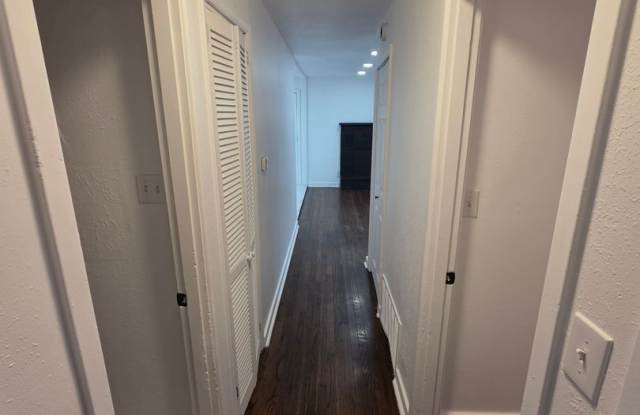 Renovated 3 Bedroom 1 Bath Gallery 4