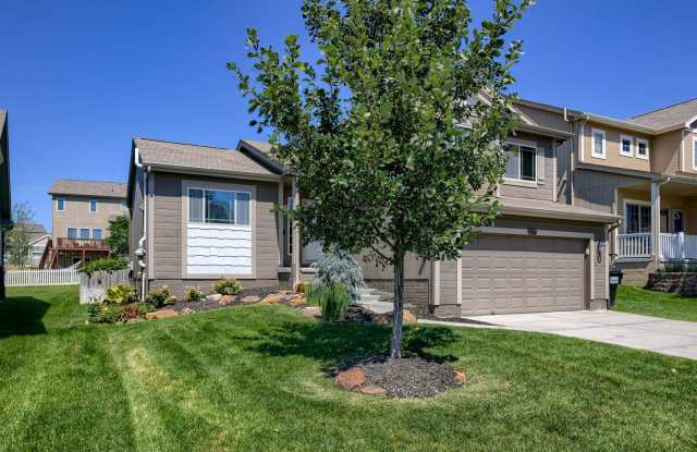 4-Bedroom Bennington Home with Fenced Yard Gallery 3