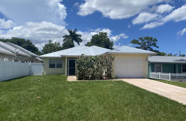 1057 SW Spruce Street photos photos