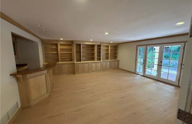 16545 Park Lane Circle Gallery 1