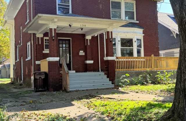 HUGE historic house ready now Gallery 1