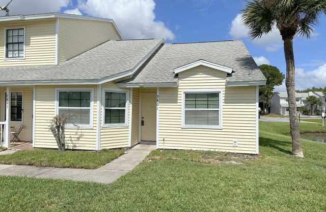 Quaint 2BR/2BA Citrus Park End Unit Condo in Hampton Park - 5401 Britwell Court, Carrollwood, FL 33624