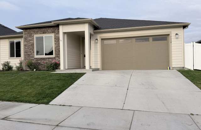 4 Bed, 2 Bath Home in West Plains (Medical Lake exit) photos photos