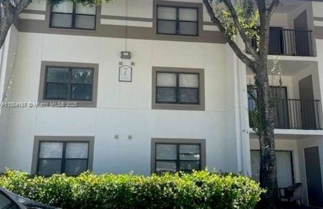 560 S PARK RD - 560 South Park Road, Hollywood, FL 33021