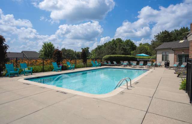 Pine Ridge Apartments Gallery 1
