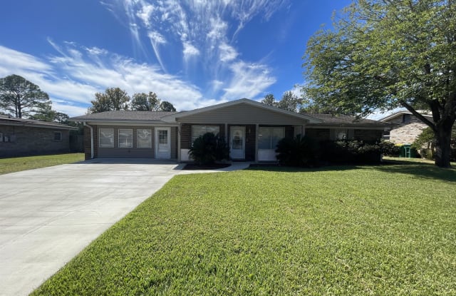 1002 Coral Drive - 1002 Coral Drive, Niceville, FL 32578