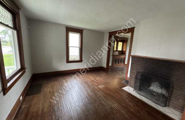 321 Kinsmoor Avenue Gallery 3