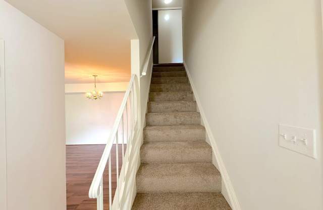 6802 PERRY PENNEY Drive Gallery 2