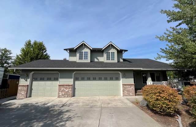 Large Home In Mt View Neighborhood on Cul De Sac photos photos Large Home In Mt View Neighborhood on Cul De Sac photos photos