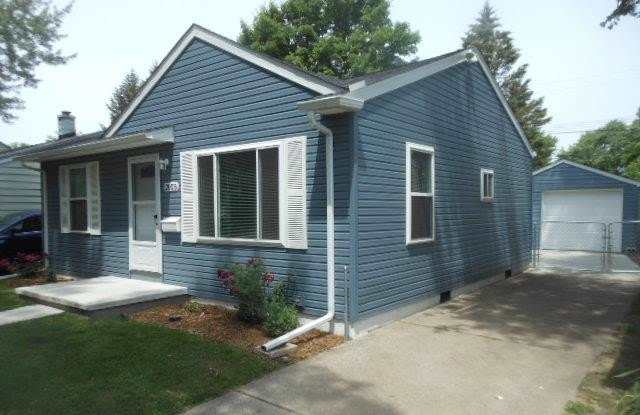 2005 Ardmore Drive Gallery 3