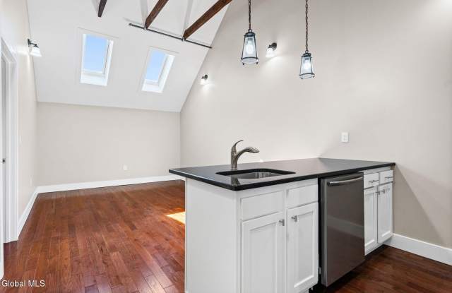 521 Warren Street photos photos