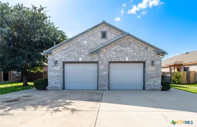 225 Anne Louise Drive - 225 Anne Louise Drive, New Braunfels, TX 78130