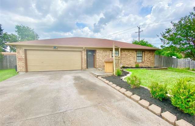 1104 Lone Elm Court - 1104 Lone Elm Court, Arlington, TX 76018