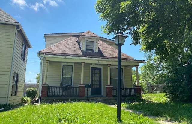 947 W 42nd St - 947 West 42nd Street, Kansas City, MO 64111