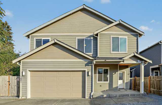 Spacious 5-Bedroom Tacoma Home with A/C, Luxury Upgrades & Large Fenced Backyard – Minutes from JBLM! Gallery 1