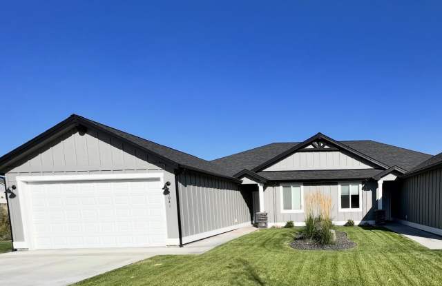 1041 South Russell Street - 1041 South Russell Street, Airway Heights, WA 99001