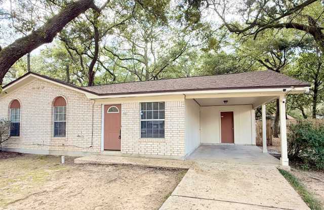 Quaint 3-Bedroom Home - Fenced Yard photos photos Quaint 3-Bedroom Home - Fenced Yard photos photos