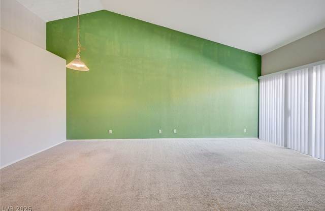 5072 RAINBOW Boulevard Gallery 3