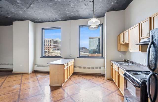 Commerce Building Apartments - Affordable Housing Gallery 3