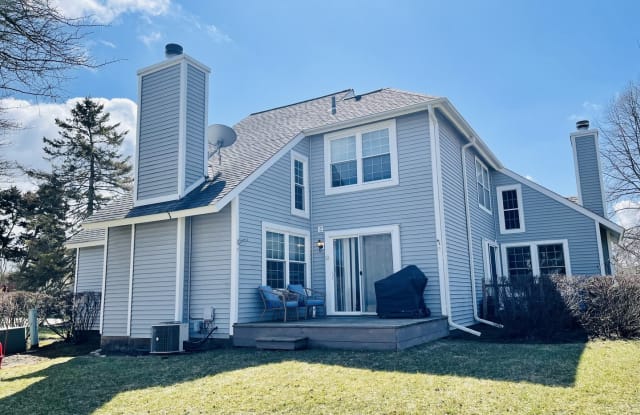 916 Campbell Drive - 916 Campbell Drive, Gurnee, IL 60031