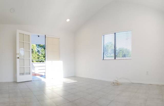 6828 Yolanda Avenue Gallery 4