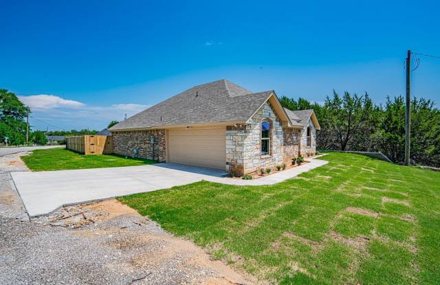 2600 Creek Drive Gallery 3