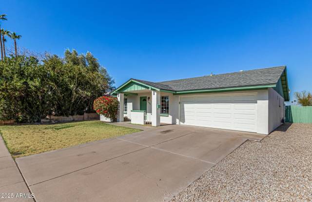 1932 E AUBURN Drive Gallery 4