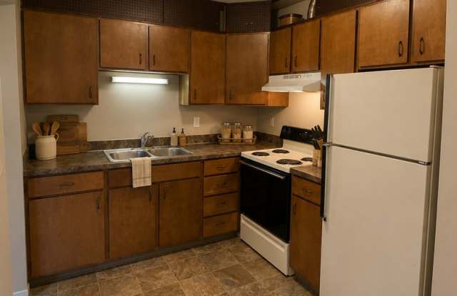 1 BEDROOM YAKIMA APARTMENT | CARPORT + $350 OFF Gallery 2