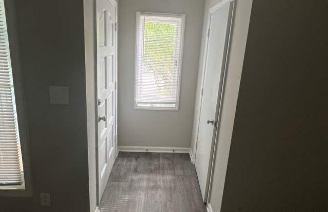 Coveniently Located 1 Bedroom 1 Bath Condo photos photos