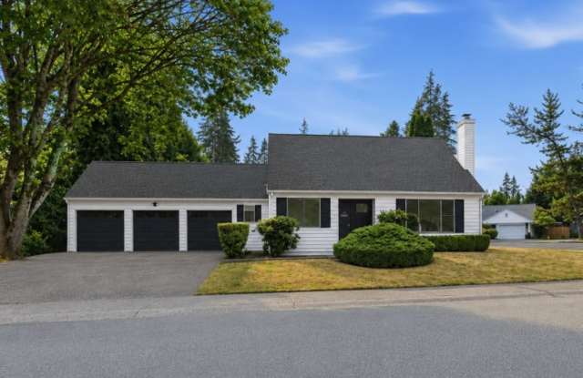 4Bd/2Ba Kirkland Home Gallery 1