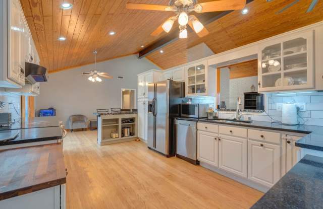 Open Floor Plan Home with Fenced Yard and Excellent Location Gallery 1