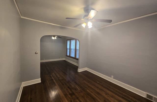 4116 N Maplewood Avenue Gallery 2
