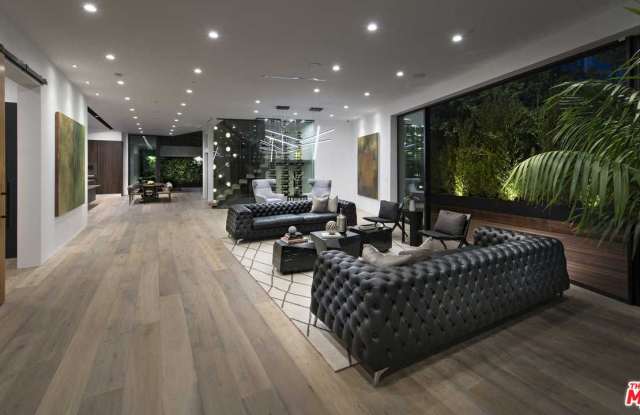 8971 SHOREHAM Drive Gallery 3