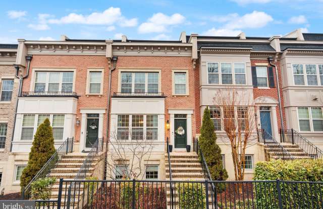 517 OVERLOOK PARK Drive Gallery 1