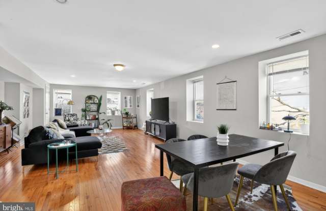 1127 E SUSQUEHANNA Avenue unit: 2 photos photos